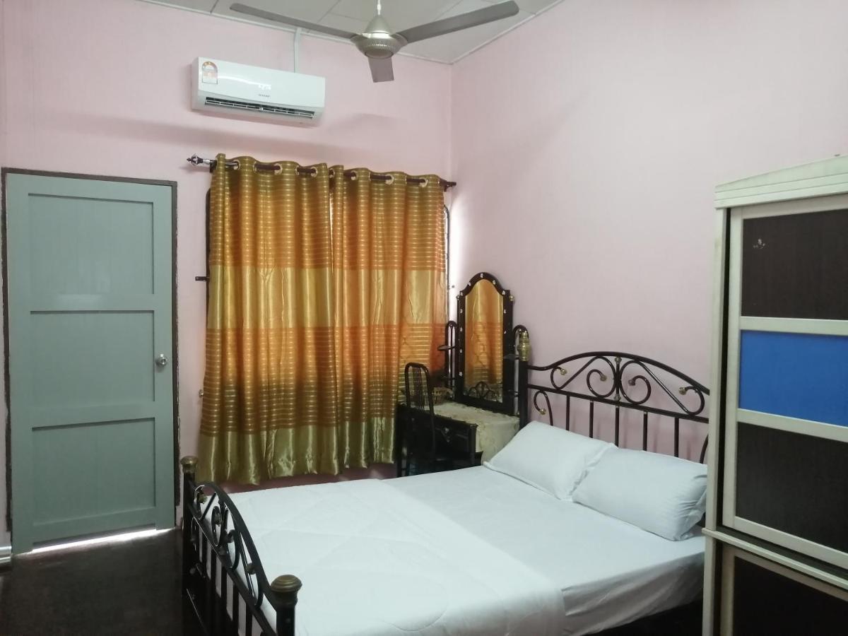 Kluang Barat Homestay Exterior photo