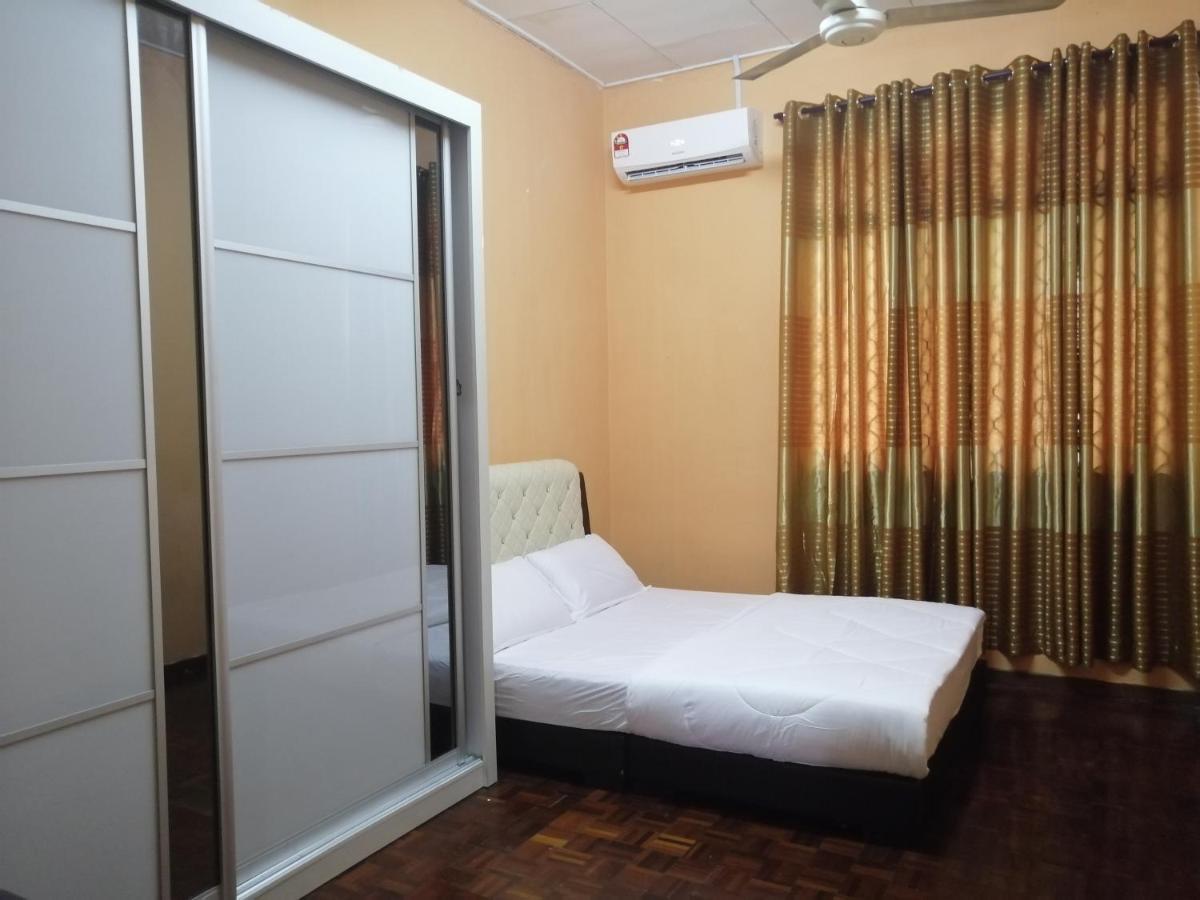 Kluang Barat Homestay Exterior photo