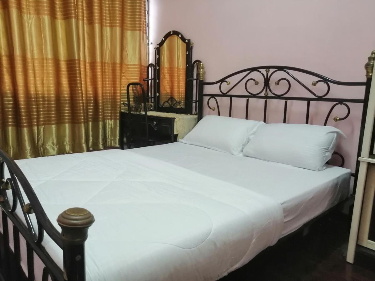 Kluang Barat Homestay Exterior photo