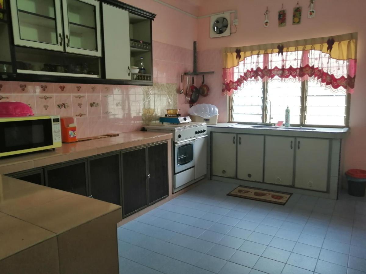 Kluang Barat Homestay Exterior photo